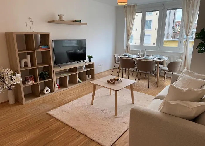 1br, Train Station, Central, Modern