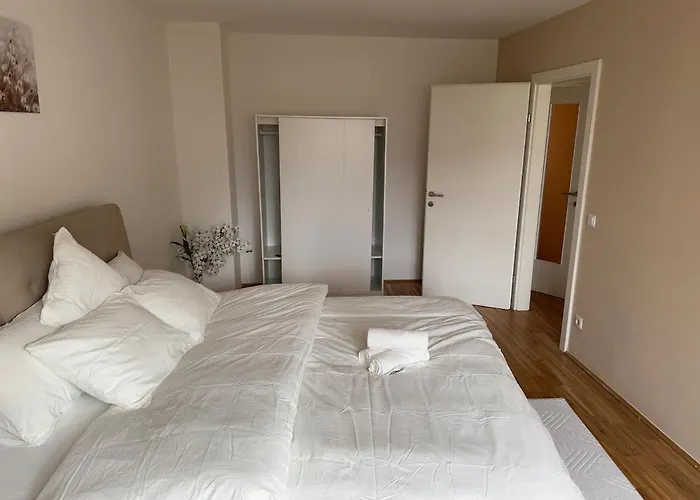 1br, Train Station, Central, Modern 公寓