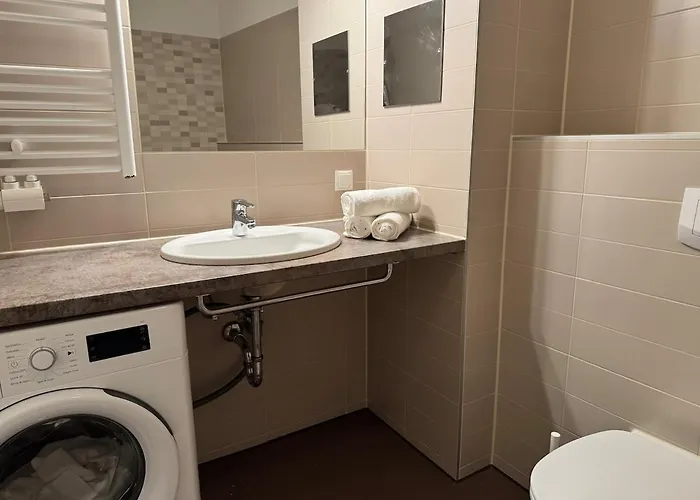 1br, Train Station, Central, Modern 公寓 *